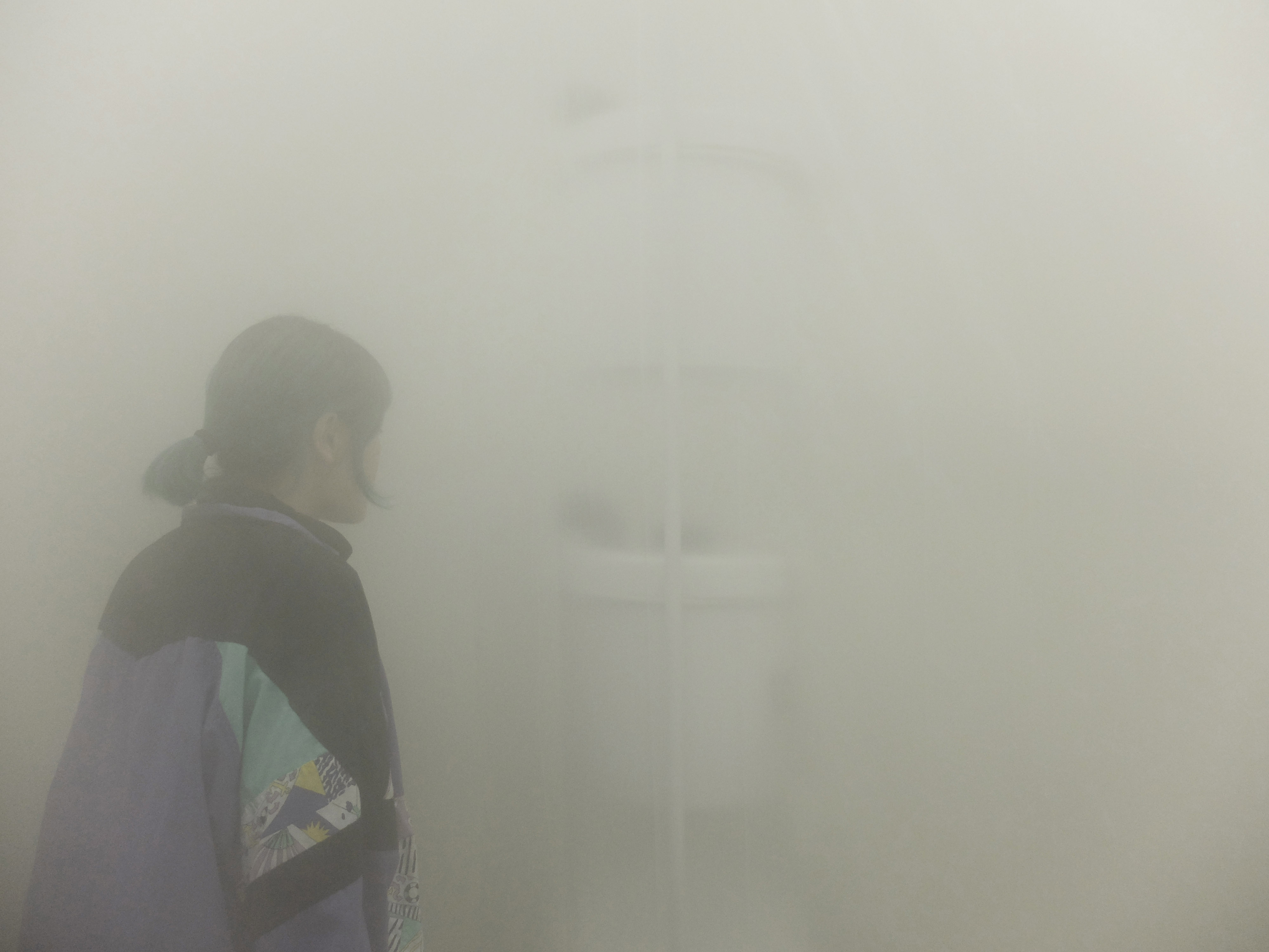 Min Confronting the Aparatus